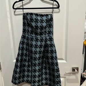 Trina Turk chevron classic strapless dress size 2